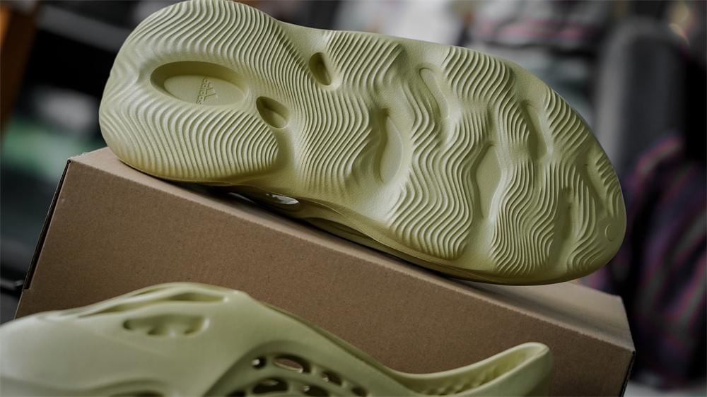 PK GOD adidas Yeezy Foam RNNR Sulfur RETAIL MATERIALS READY TO SHIP